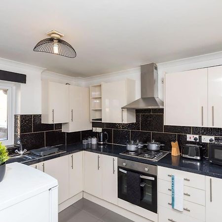 19A The Broadwalk - Cozy 1Br In The Heart Of Crawley Near Gatwick Airport Great For Contractors And Flight Crew Studentsヴィラ エクステリア 写真