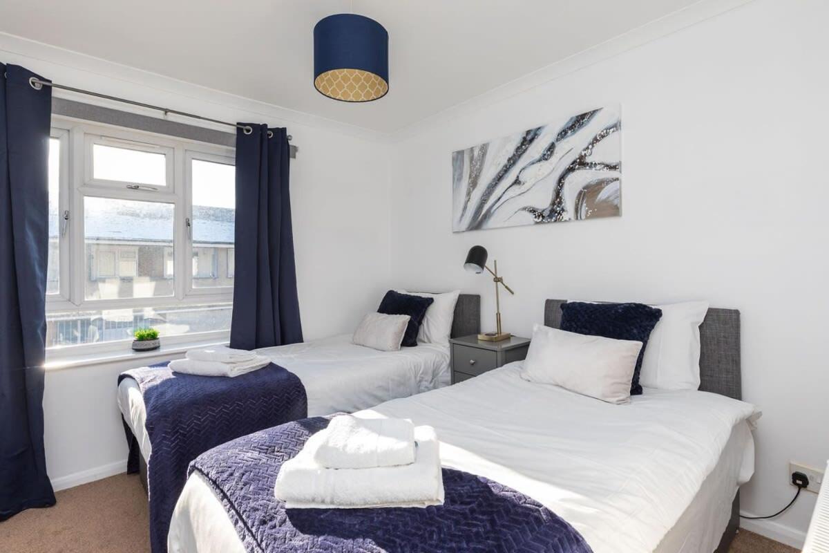 19A The Broadwalk - Cozy 1Br In The Heart Of Crawley Near Gatwick Airport Great For Contractors And Flight Crew Studentsヴィラ エクステリア 写真